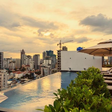 Ocean Hotel Phnom Penh Esterno foto