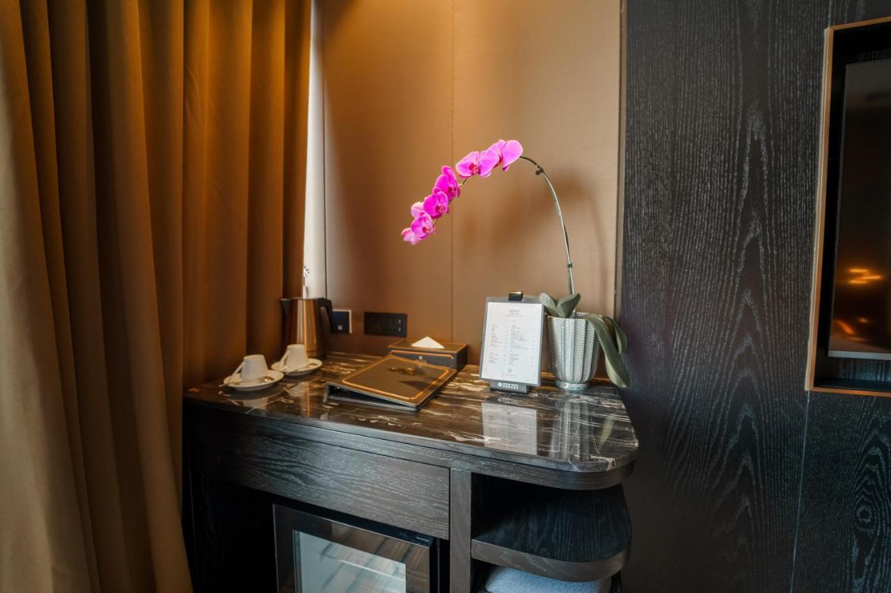 Ocean Hotel Phnom Penh Esterno foto