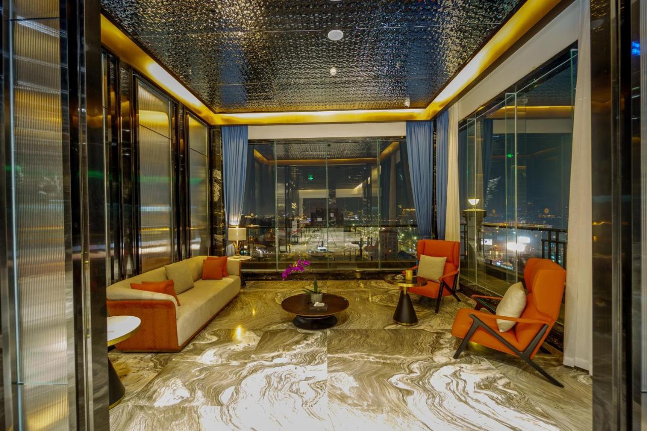 Ocean Hotel Phnom Penh Esterno foto